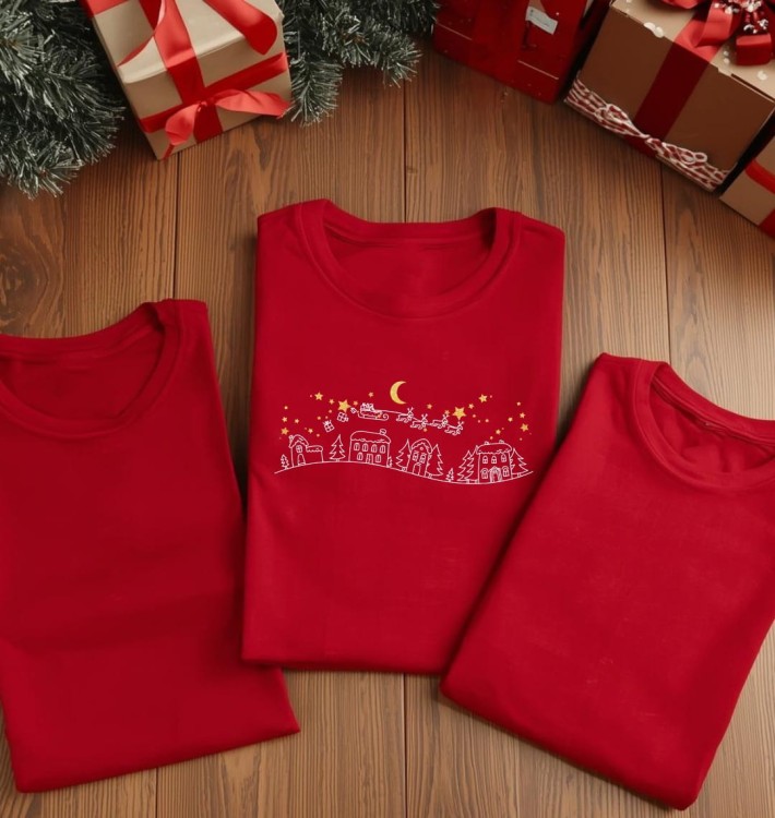 Koszulka świąteczna z brokatowymi gwiazdkami