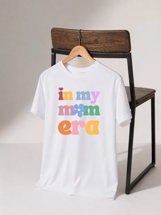 MW238A Koszulka dla mamy - "in my mom era".jpeg